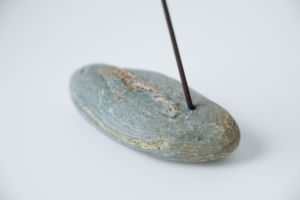 Thumbnail : calm – iyo aoishi #003 / still / stand by Tsuyoshi NAKATOMI