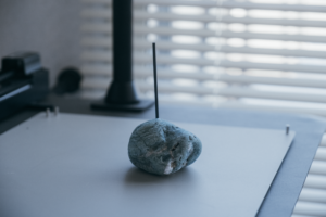 Thumbnail : duality – iyo aoishi #004 / still / stand by Tsuyoshi NAKATOMI